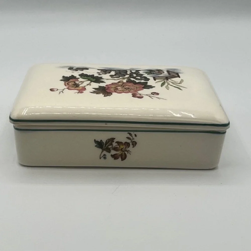 Wedgwood Eastern Flowers Trinket Box Etruria Barlaston TKD Floral Cream Ceramic